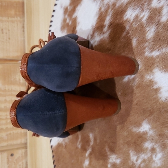 Anthropologie Miss Albright Navy Blue Suede Lace Up Heels Size 6 - Picture 4 of 7